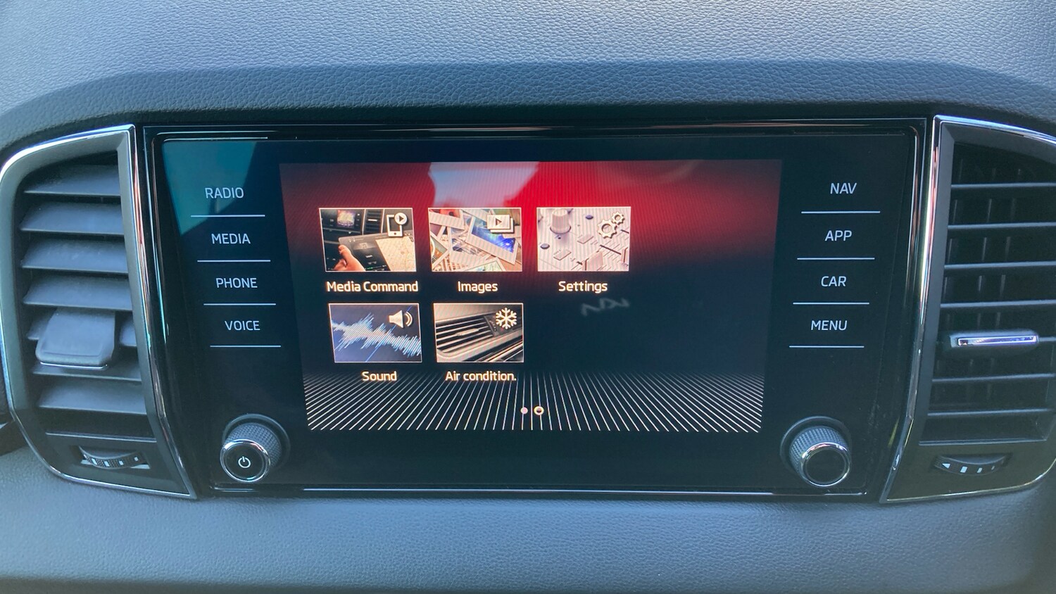 Used Skoda Karoq 2019 for sale - 76765057: Photo 31