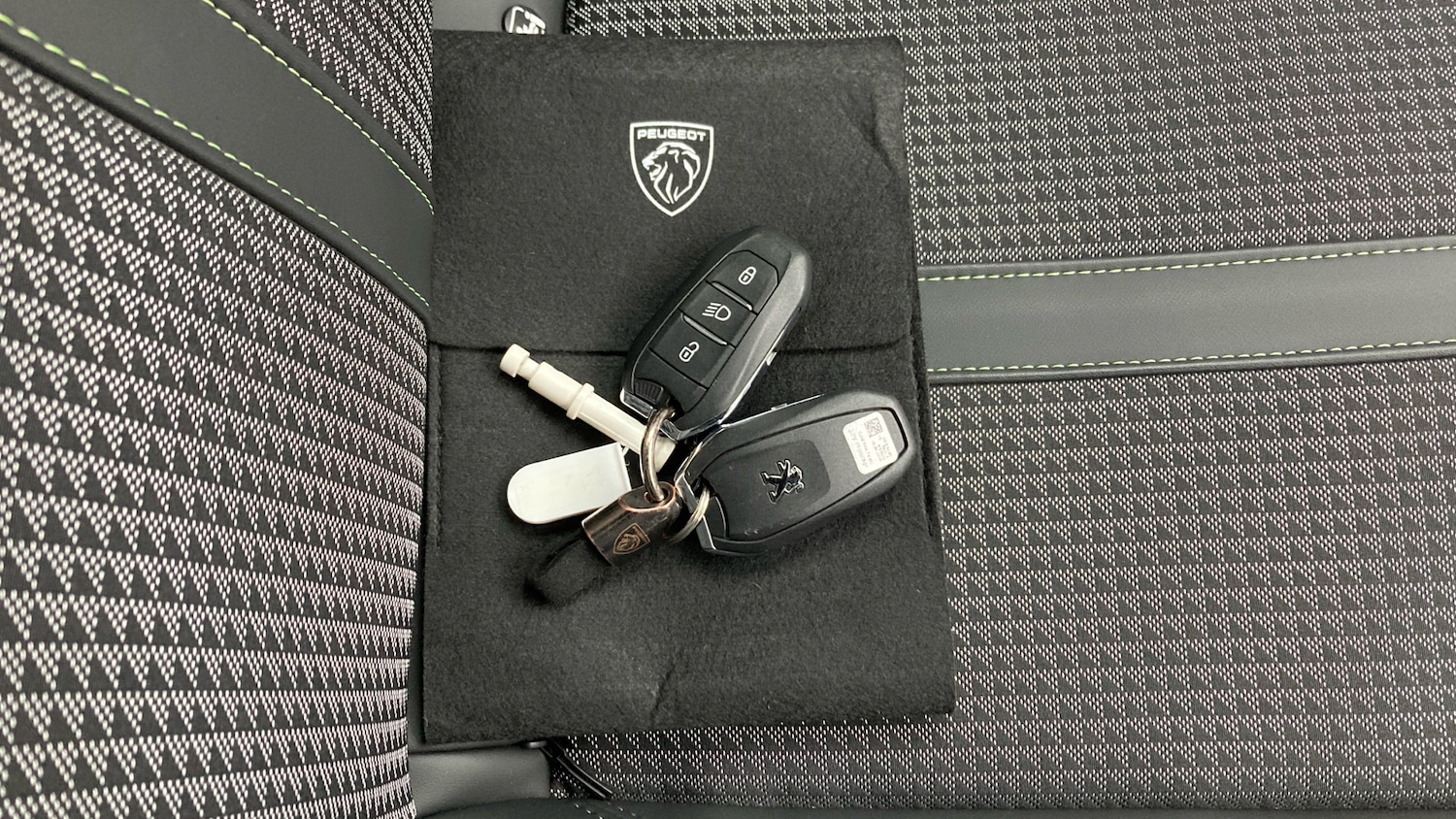 Used Peugeot 208 2023 for sale - 77651033: Photo 19