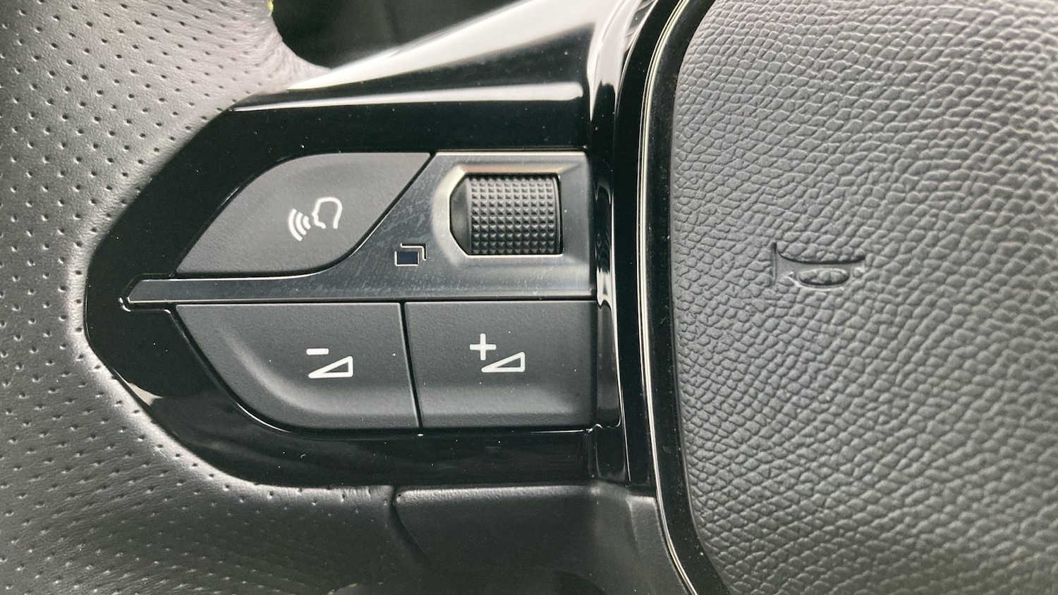 Used Peugeot 208 2023 for sale - 77651033: Photo 39