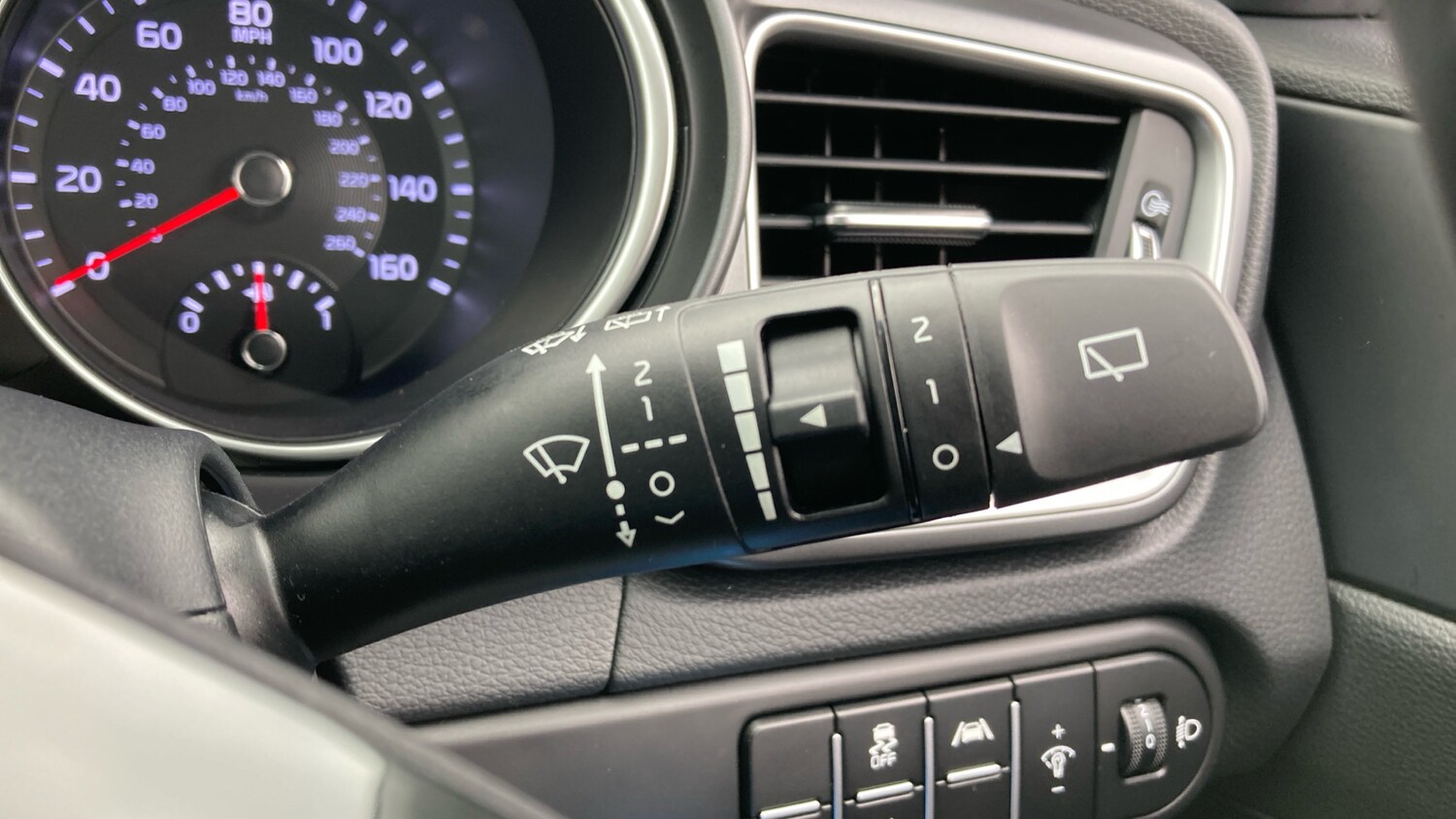 Used Kia XCeed 2025 for sale - 76263161: Photo 40