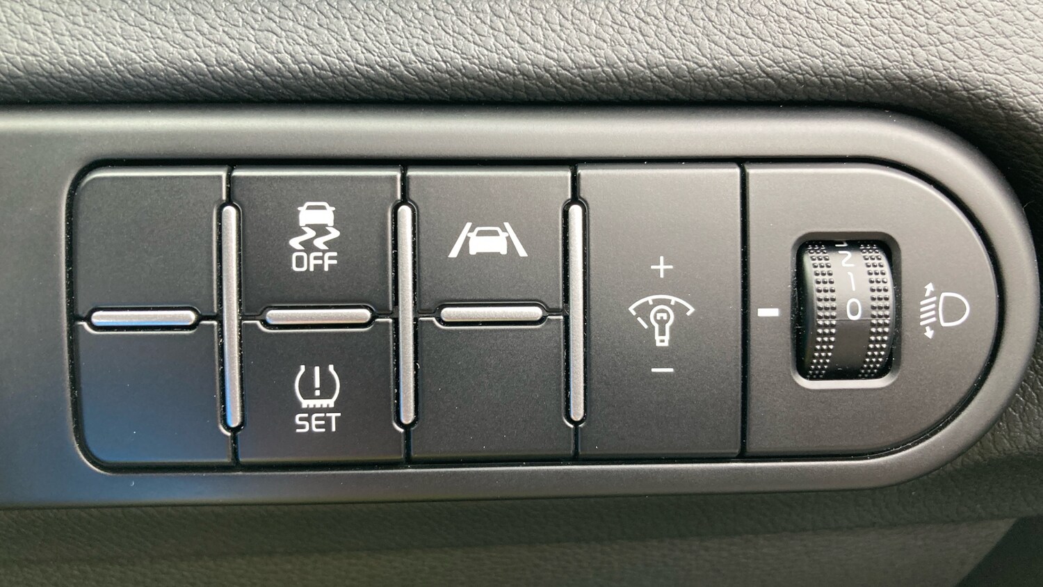 Used Kia XCeed 2025 for sale - 76263161: Photo 41