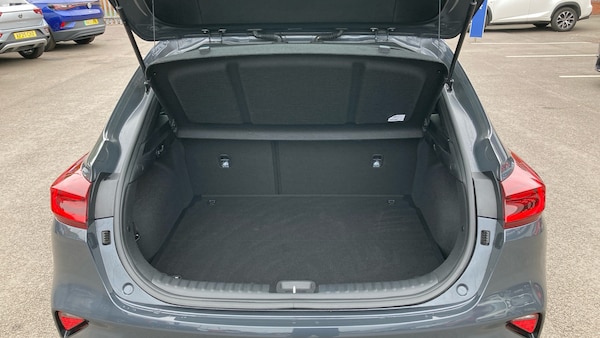 Used Kia XCeed 2025 for sale - 76263161: Photo 4