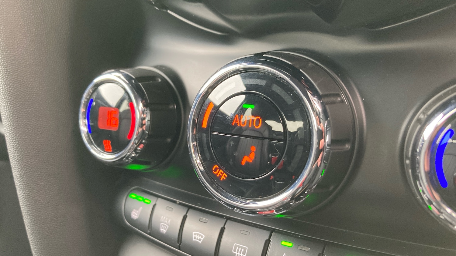 Used MINI Hatch 2015 for sale - 77985187: Photo 30