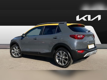 Used Kia Stonic 2023 for sale - 76143046: Photo 2
