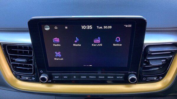 Used Kia Stonic 2023 for sale - 76143046: Photo 30