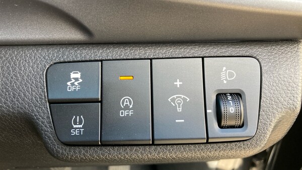 Used Kia Stonic 2023 for sale - 76143046: Photo 43