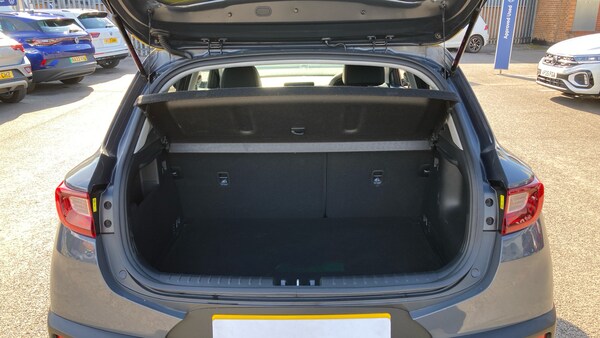 Used Kia Stonic 2023 for sale - 76143046: Photo 4