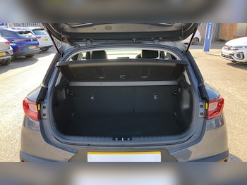 Used Kia Stonic 2023 for sale - 76143046: Photo 4
