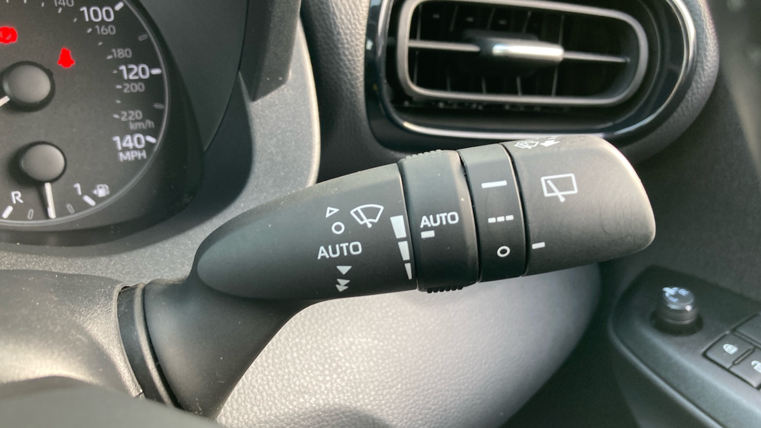 Used Toyota Yaris 2022 for sale - 77781401: Photo 38