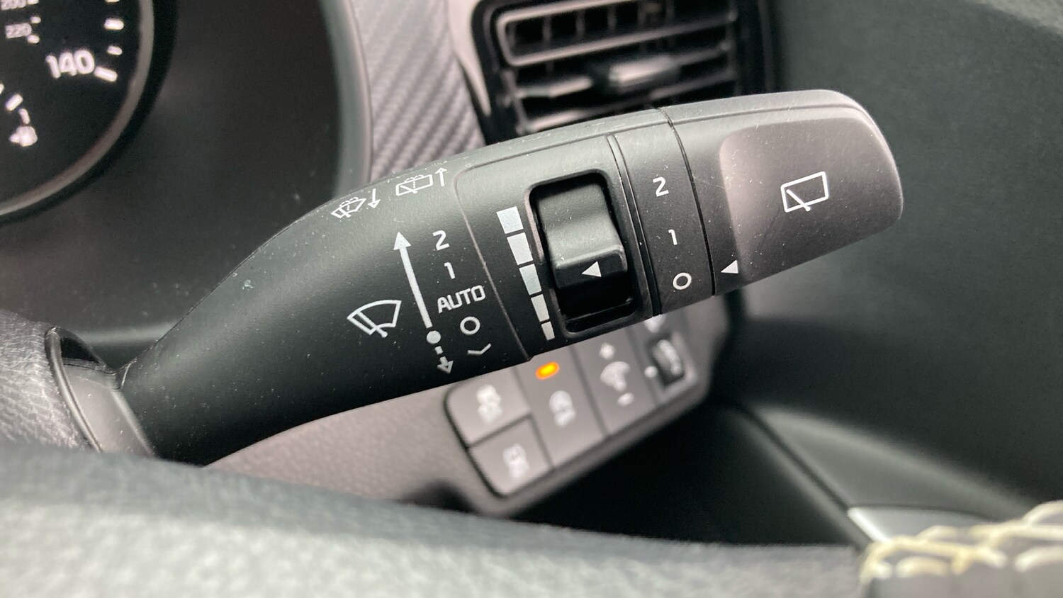 Used Kia Stonic 2023 for sale - 76428564: Photo 38