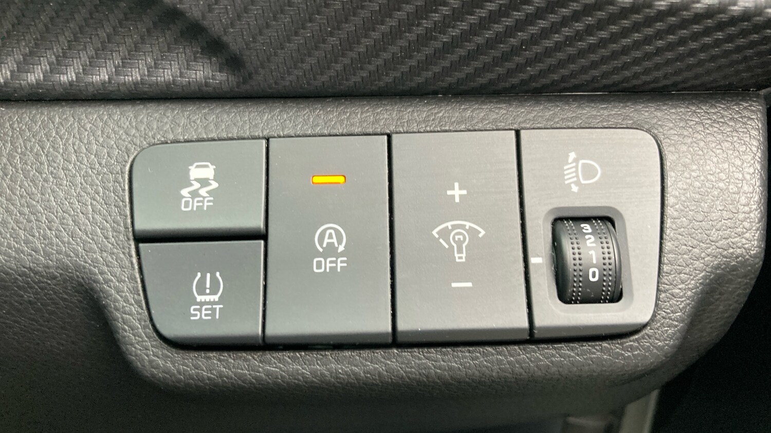 Used Kia Stonic 2023 for sale - 76428564: Photo 39