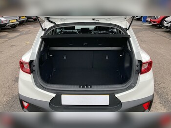 Used Kia Stonic 2023 for sale - 76428564: Photo