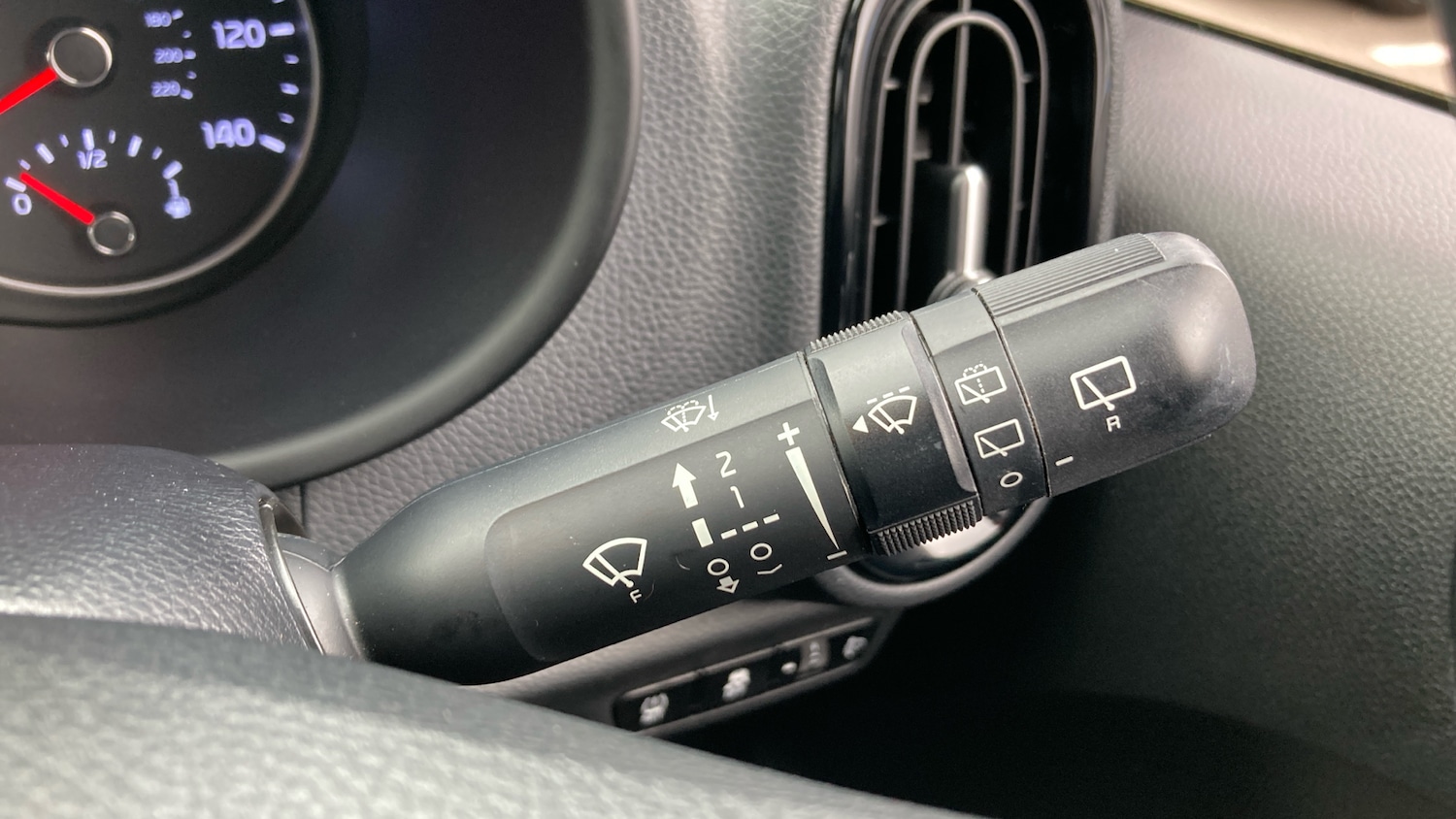 Used Kia Picanto 2019 for sale - 77687861: Photo 40