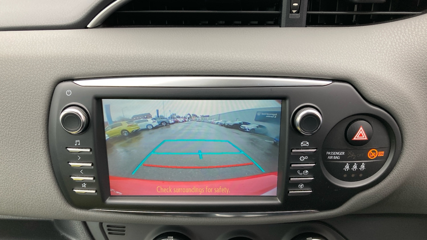 Used Toyota Yaris 2018 for sale - 77543500: Photo 32