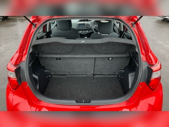 Used Toyota Yaris 2018 for sale - 77543500: Photo