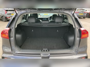 Used Kia Niro 2020 for sale - 78840800: Photo