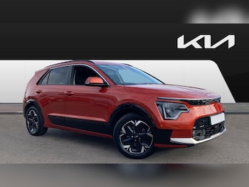 2022 (72) - 150kW 4 65kWh 5dr Auto