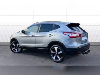 Used Nissan Qashqai 2016 for sale - 75999488: Photo 2