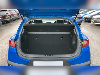 Used Kia Stonic 2022 for sale - 75869801: Photo