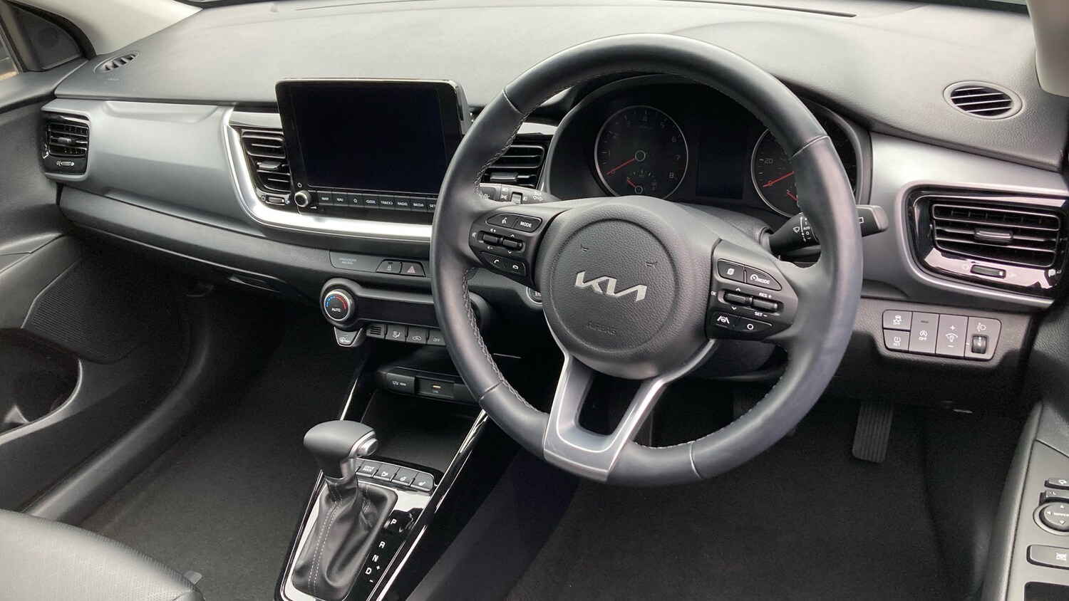 Used Kia Stonic 2023 for sale - 77742485: Photo 11