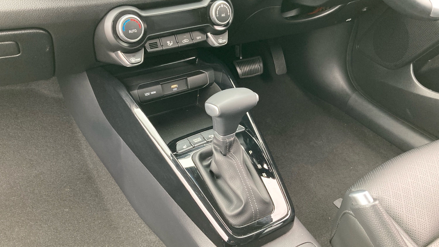 Used Kia Stonic 2023 for sale - 77742485: Photo 13