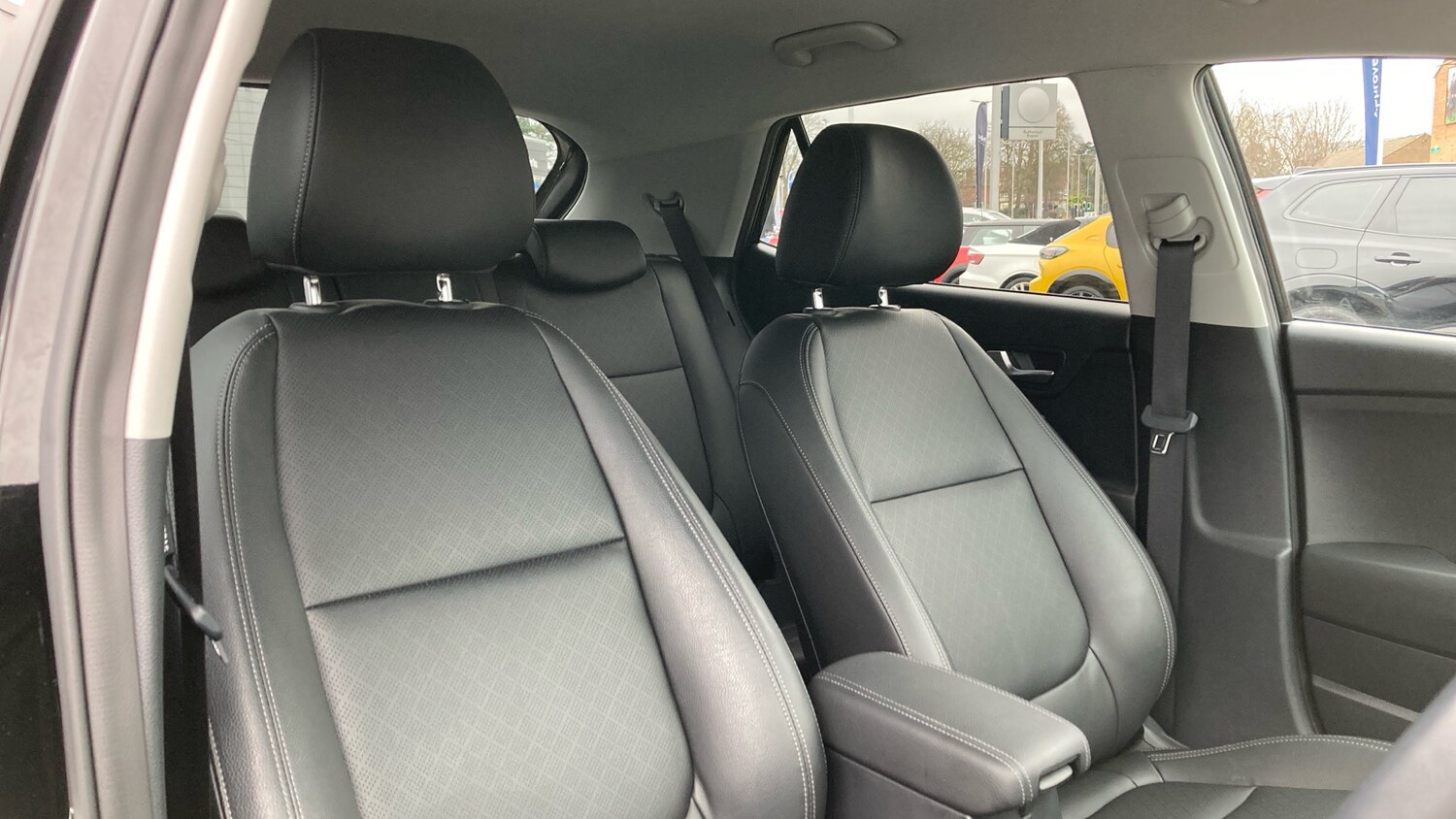 Used Kia Stonic 2023 for sale - 77742485: Photo 21