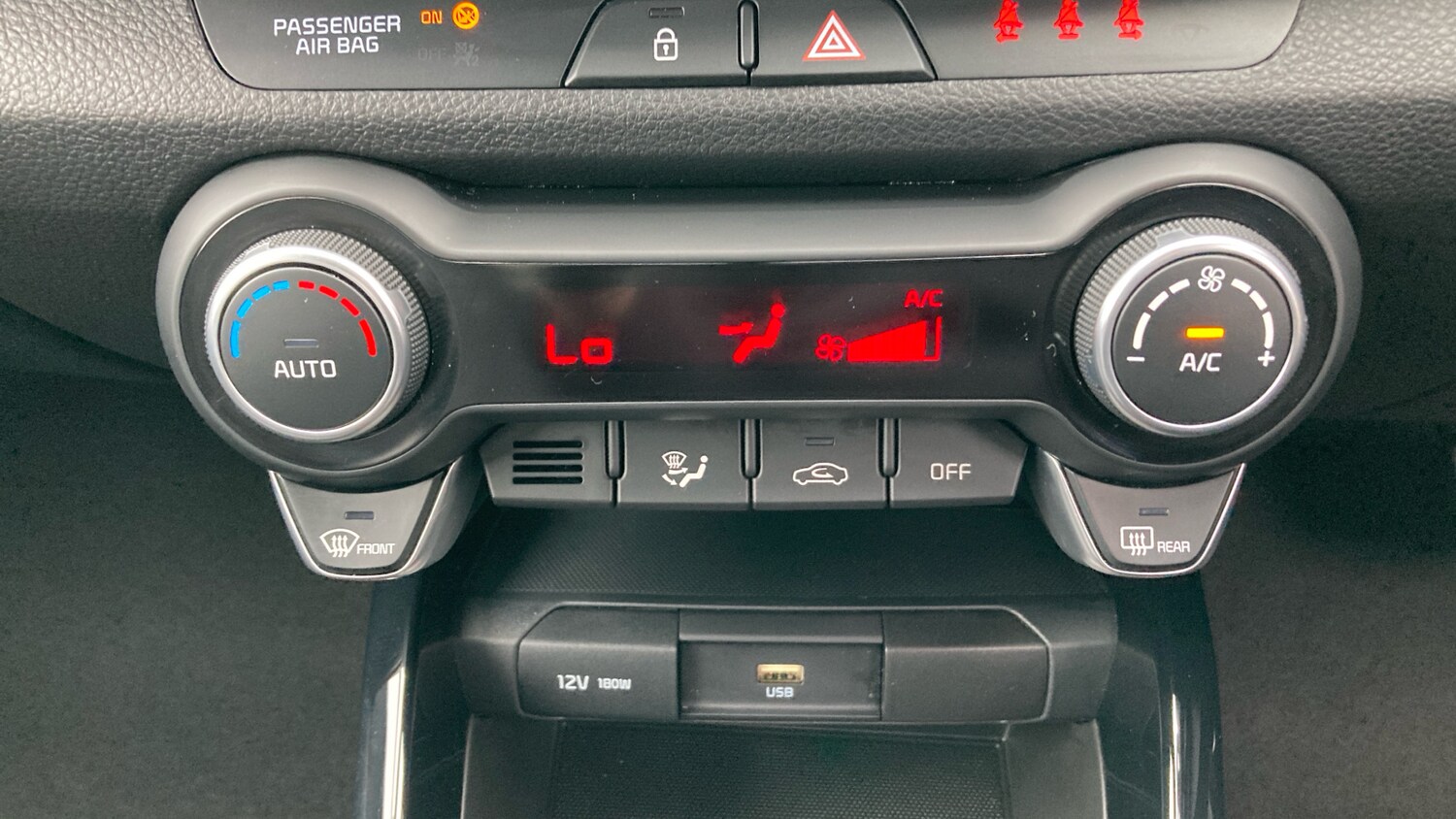 Used Kia Stonic 2023 for sale - 77742485: Photo 27