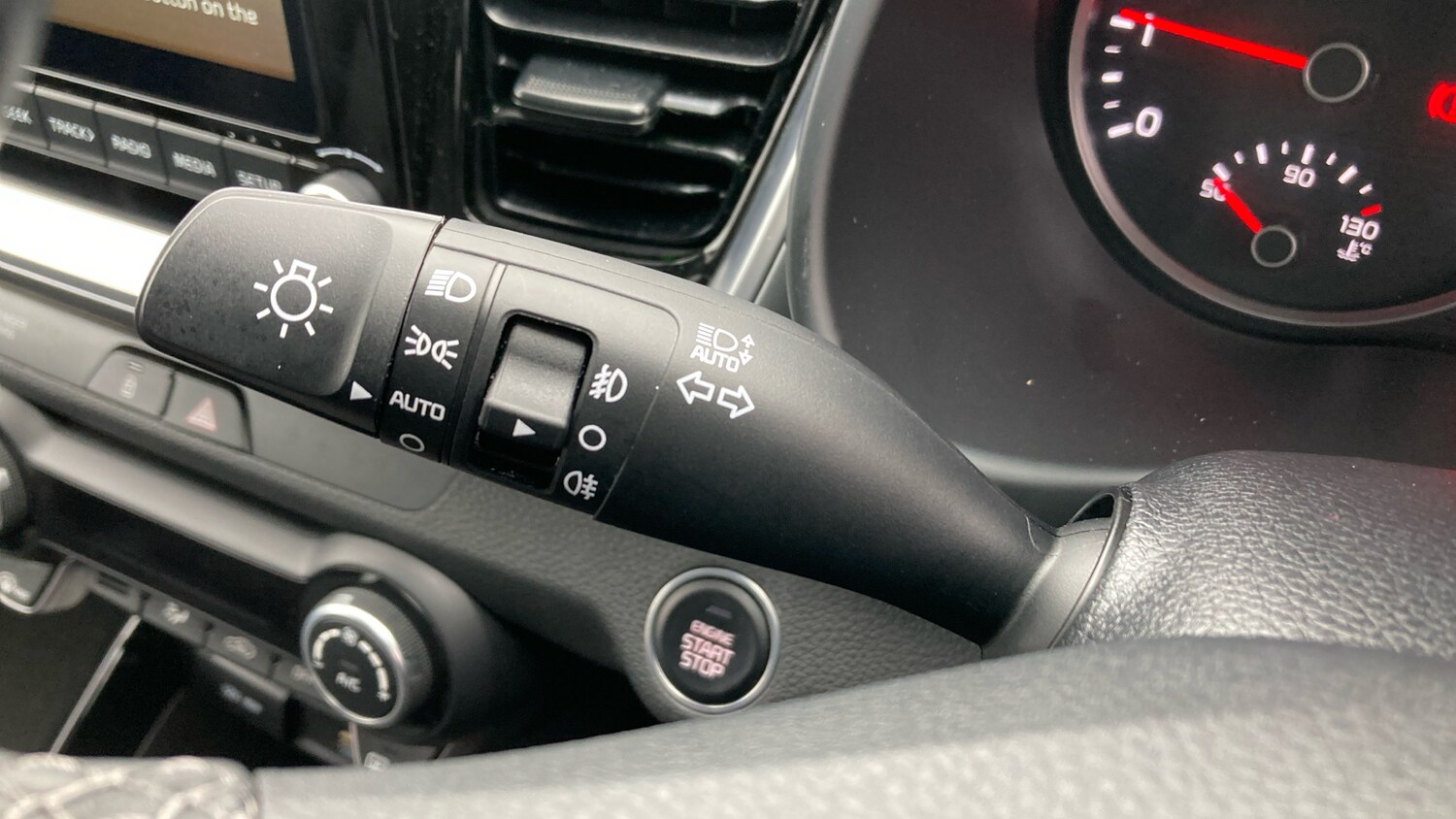 Used Kia Stonic 2023 for sale - 77742485: Photo 38