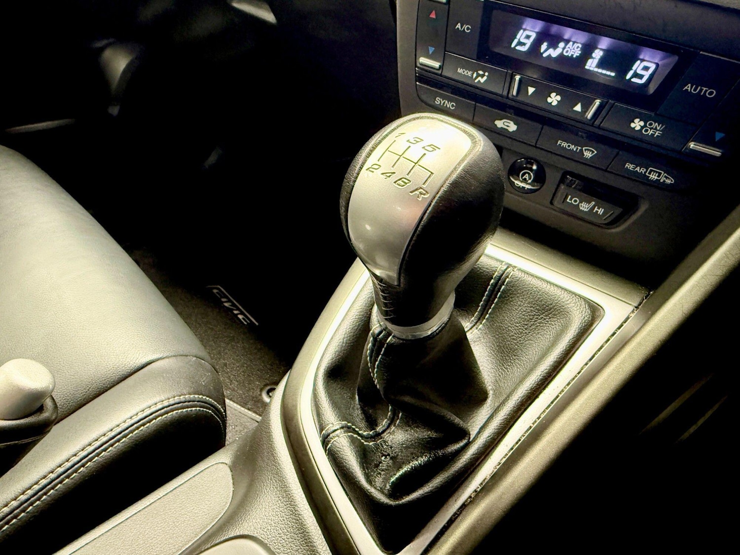 Used Honda Civic 2013 for sale - 77657964: Photo 13