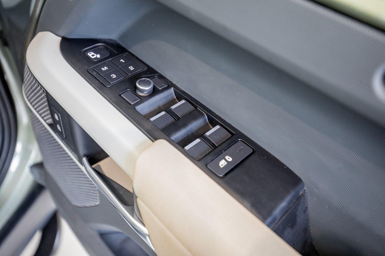 Used Land Rover Defender for sale - 76839960: Photo 16