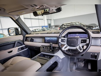 Used Land Rover Defender 2020 for sale - 76839960: Photo