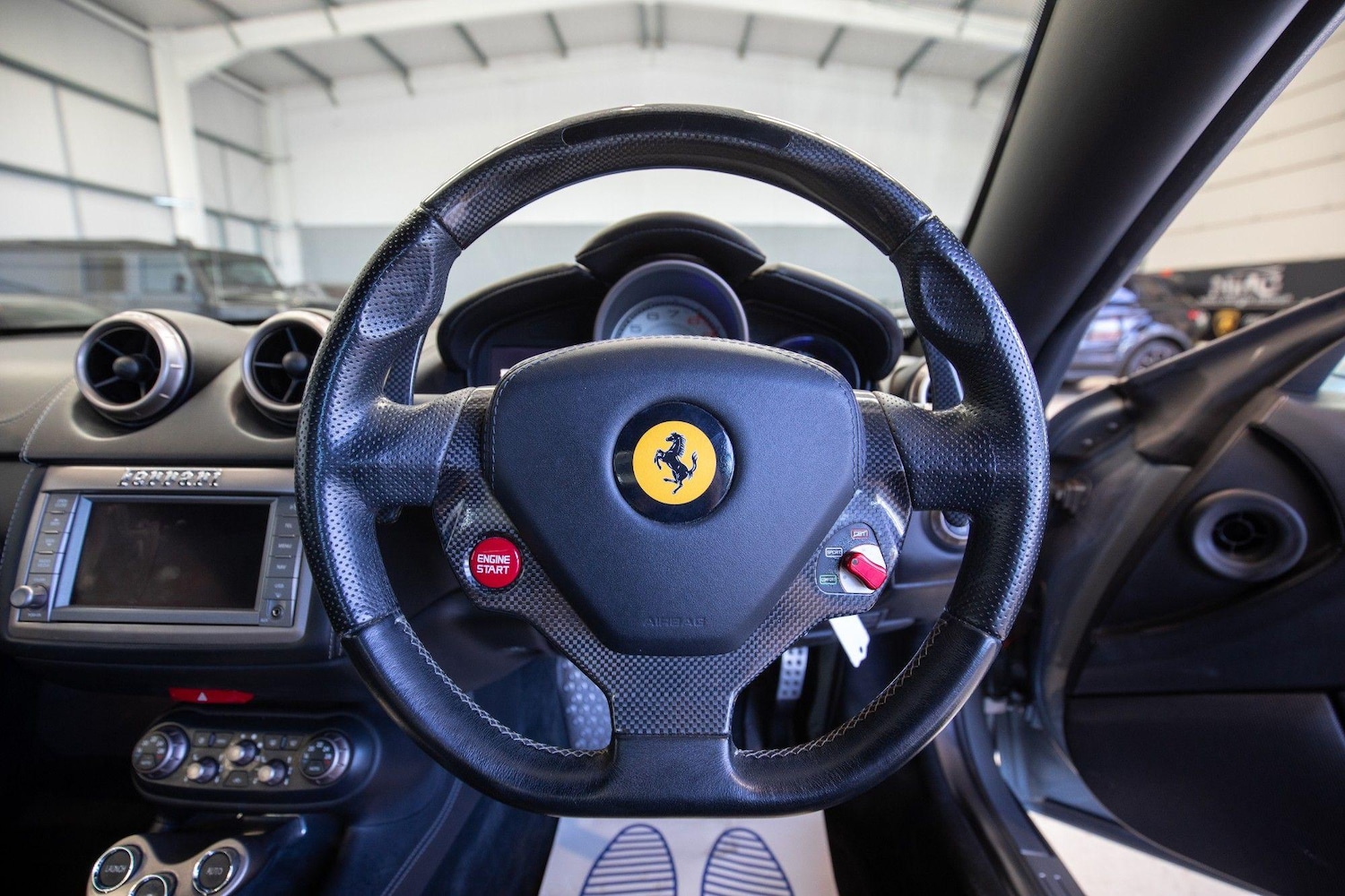 Used Ferrari California 2011 for sale - 76839353: Photo 17