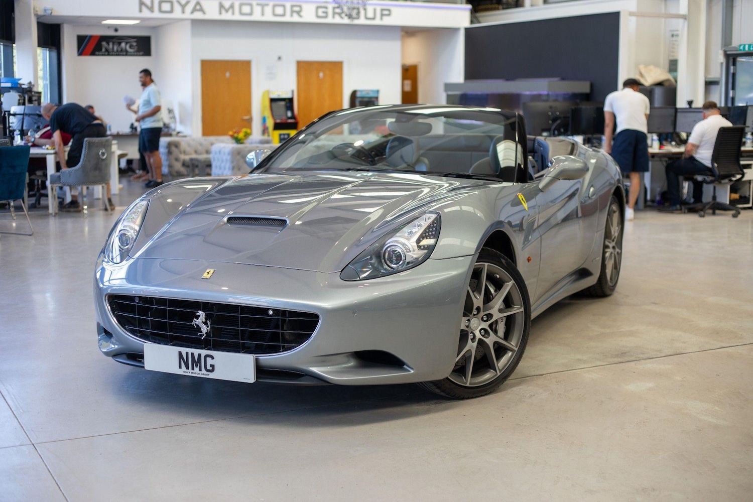 Used Ferrari California 2011 for sale - 76839353: Photo 5