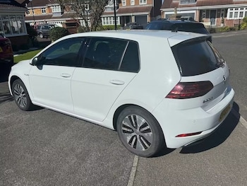 Used Volkswagen Golf 2020 for sale - 78372385: Photo