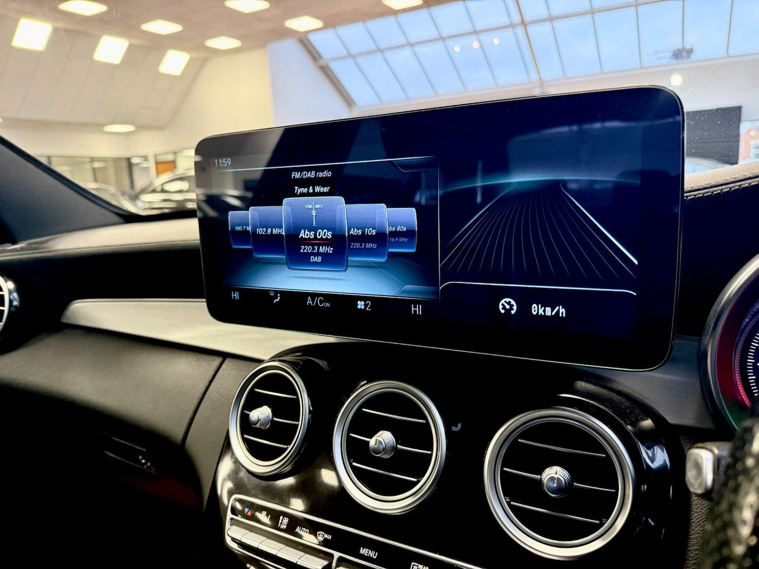 Used Mercedes-Benz C Class 2015 for sale - 76839301: Photo 12