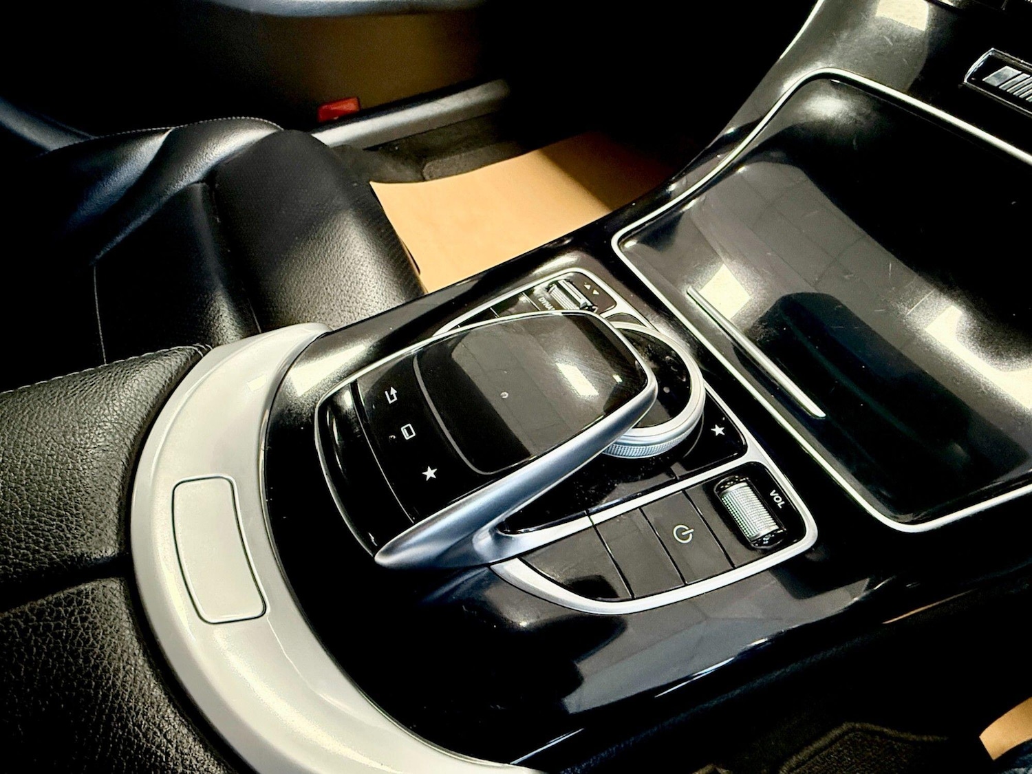 Used Mercedes-Benz C Class 2015 for sale - 76839301: Photo 16