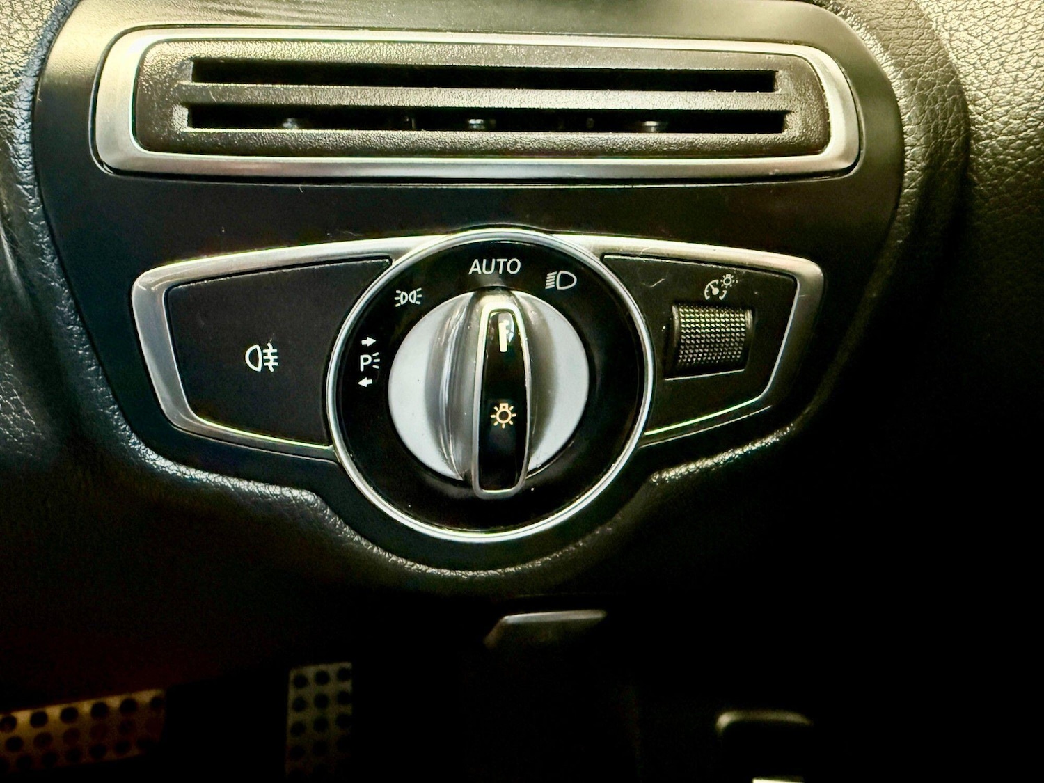 Used Mercedes-Benz C Class 2015 for sale - 76839301: Photo 7