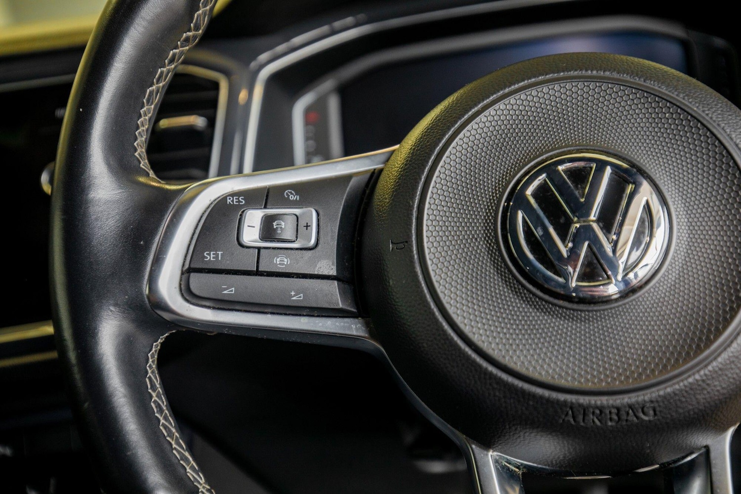 Used Volkswagen T-Roc 2019 for sale - 76839656: Photo 19