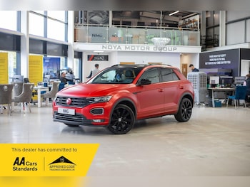 Used Volkswagen T-Roc 2019 for sale - 76839656: Photo
