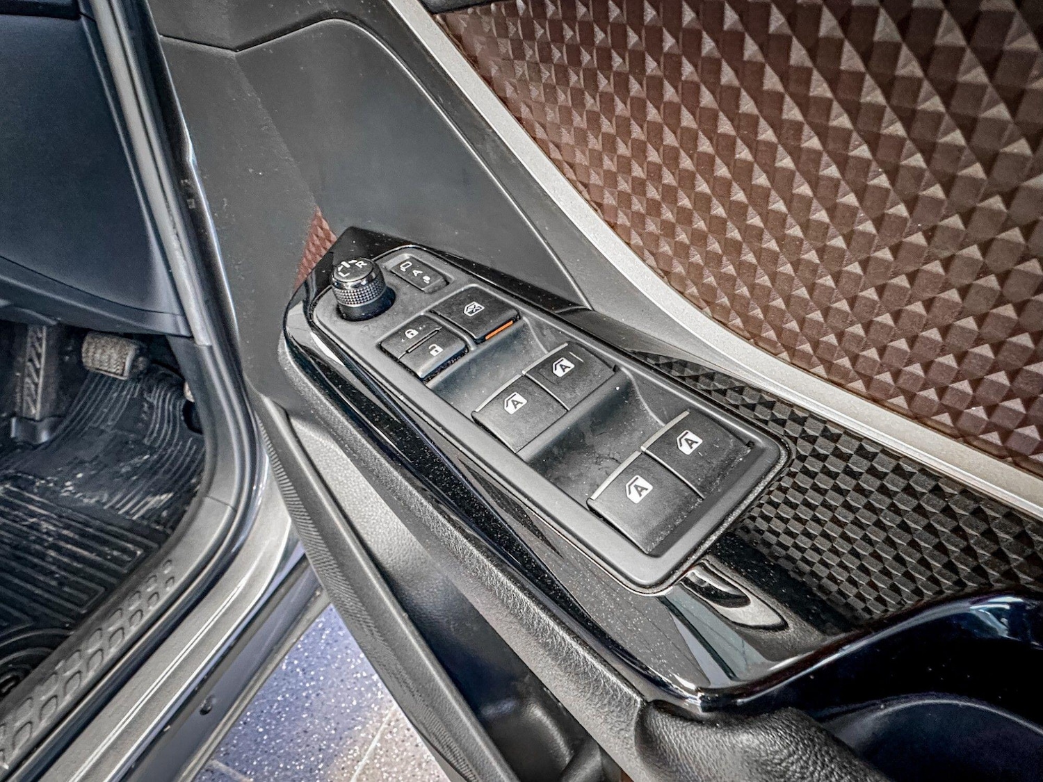 Used Toyota C-HR 2018 for sale - 77658092: Photo 15