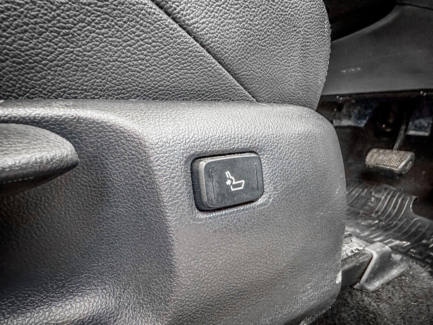 Used Toyota C-HR 2018 for sale - 77658092: Photo 16