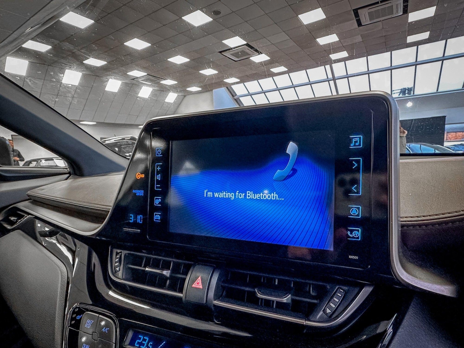 Used Toyota C-HR 2018 for sale - 77658092: Photo 26