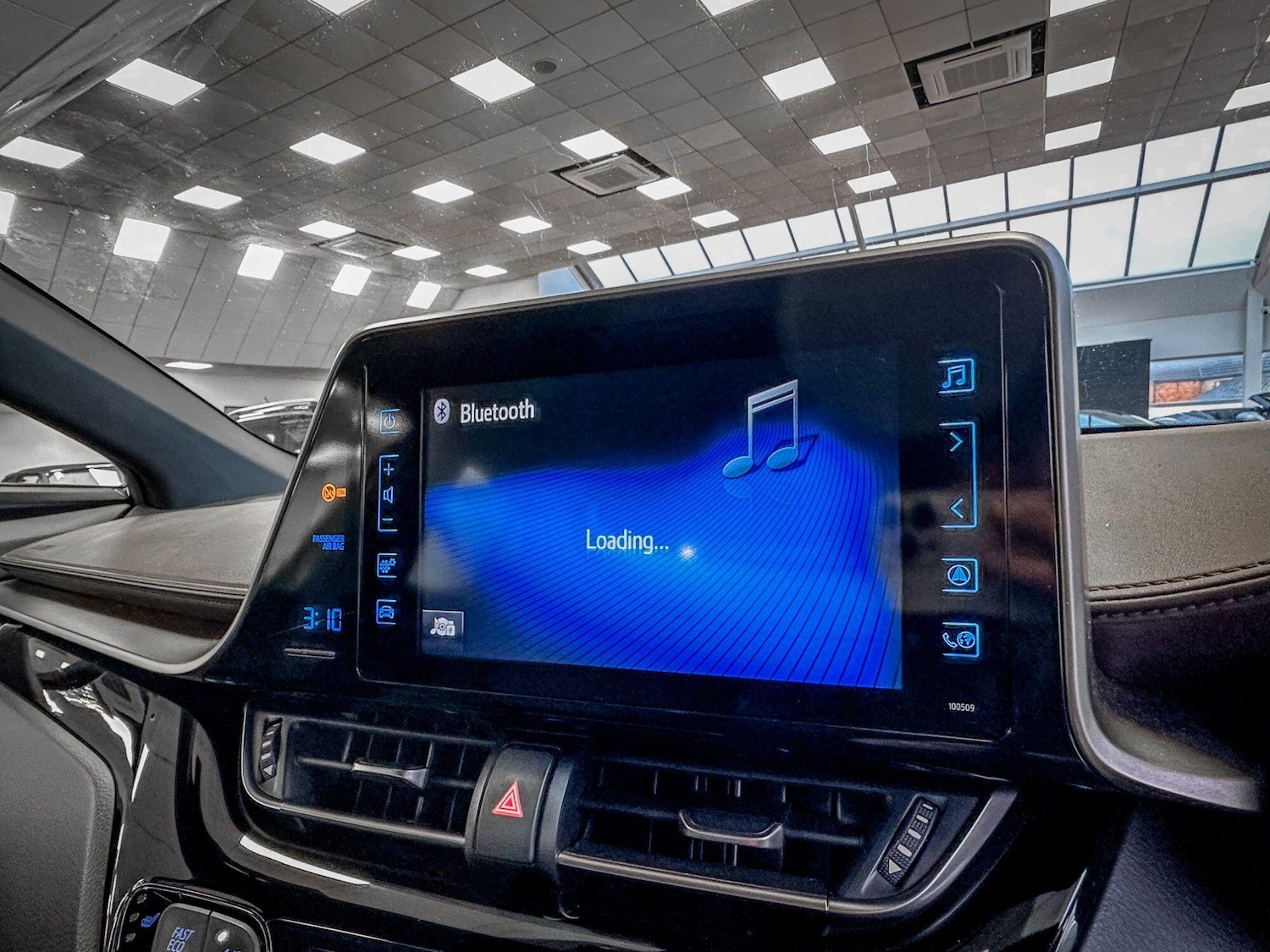 Used Toyota C-HR 2018 for sale - 77658092: Photo 28