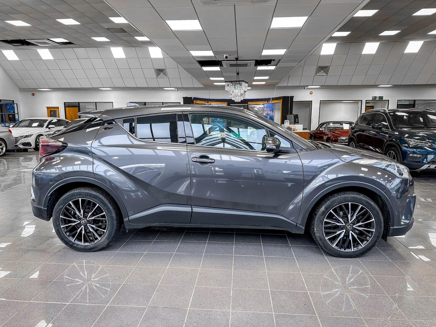 Used Toyota C-HR 2018 for sale - 77658092: Photo 32