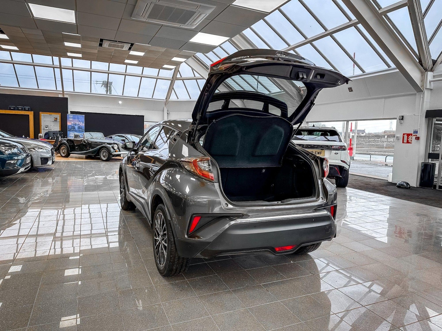 Used Toyota C-HR 2018 for sale - 77658092: Photo 37