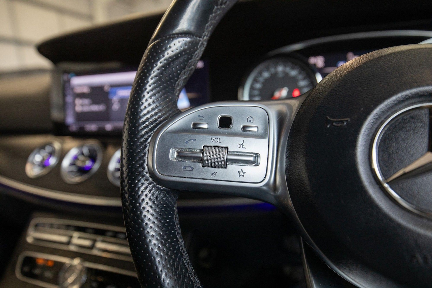 Used Mercedes-Benz E Class 2018 for sale - 76839897: Photo 32