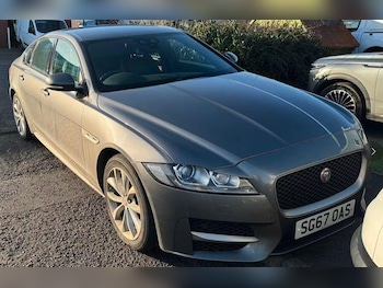 Used Jaguar XF 2017 for sale - 77892616: Photo