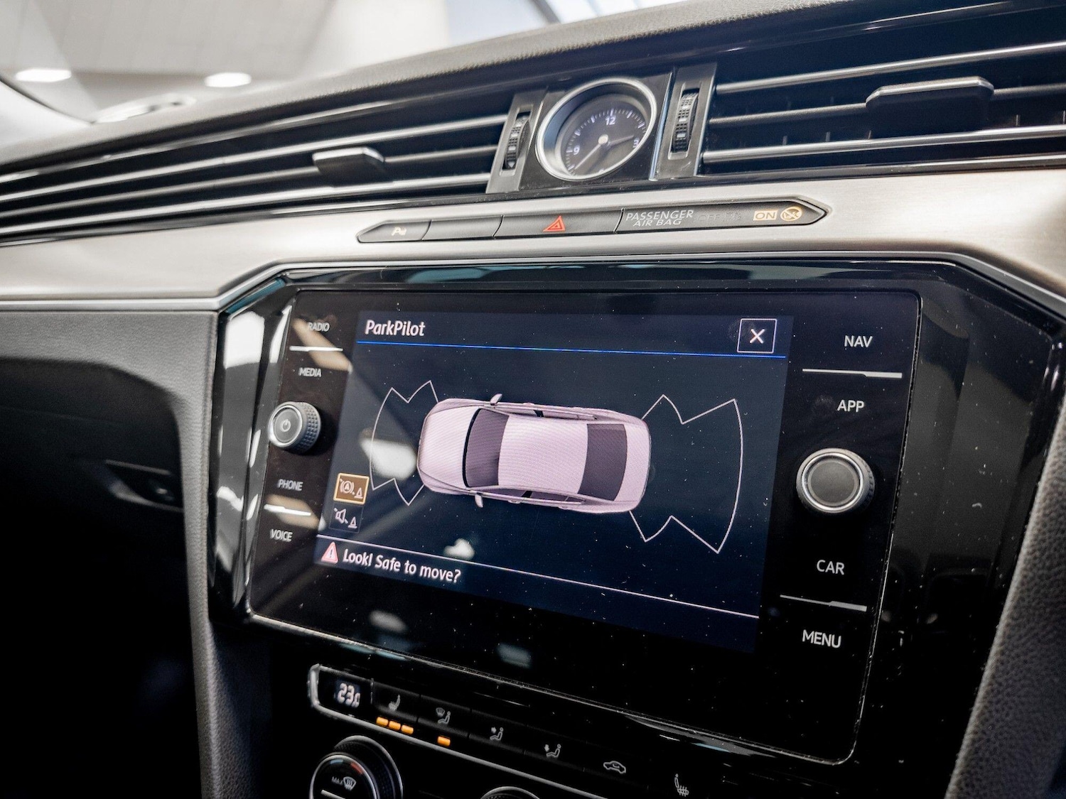 Used Volkswagen Passat for sale - 77658812: Photo 24