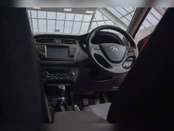 Used Hyundai i20 2018 for sale - 79690677: Photo