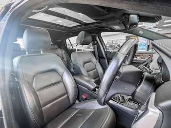 Used Infiniti Q30 2017 for sale - 78287992: Photo